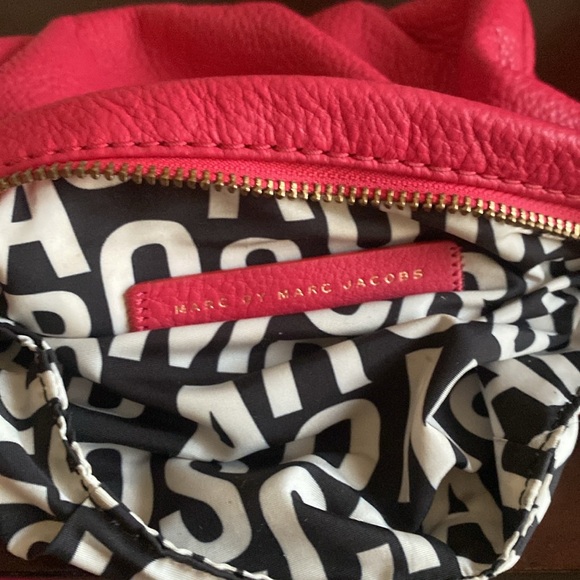 MARC BY MARC JACOBS🩷POP PINK🩷 "CLASSIC Q PERCY" 💯% COW LEATHER CROSSBODY BAG - Picture 14 of 17